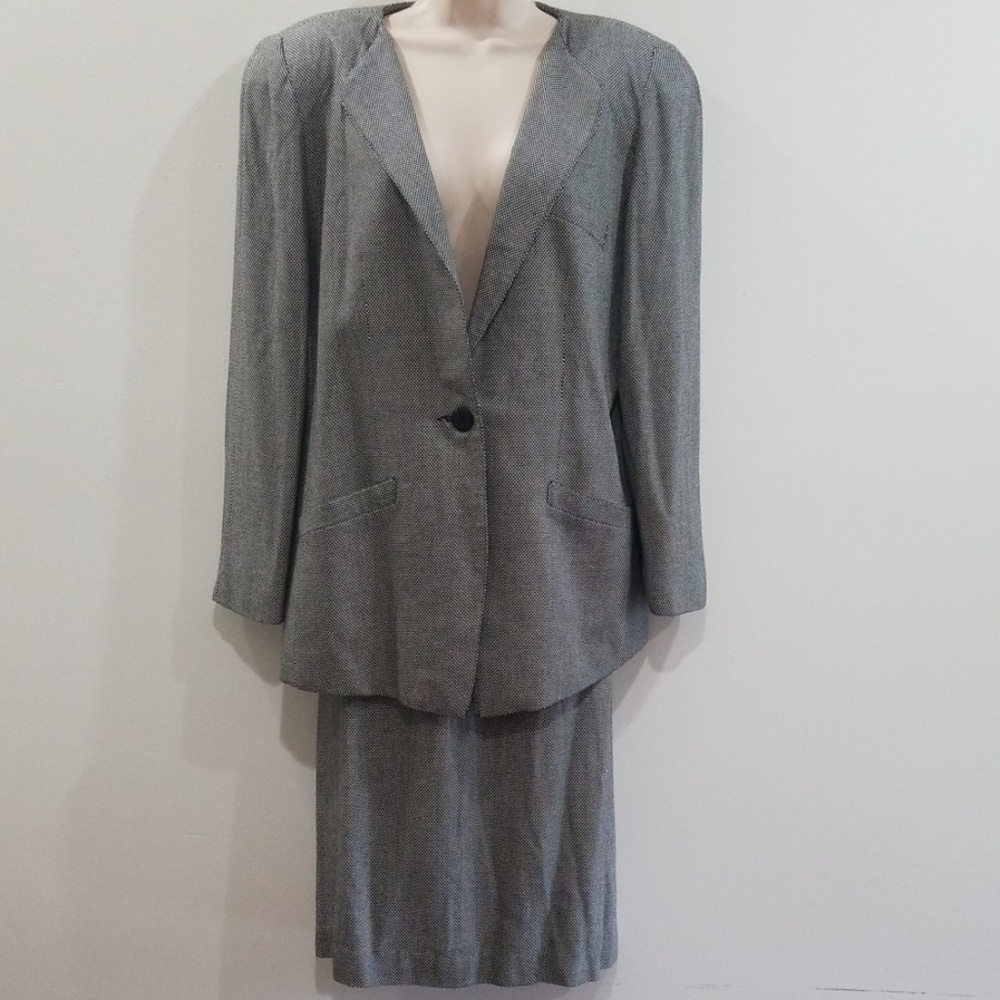 Adolfo Atelier size 12 women's black & white suit